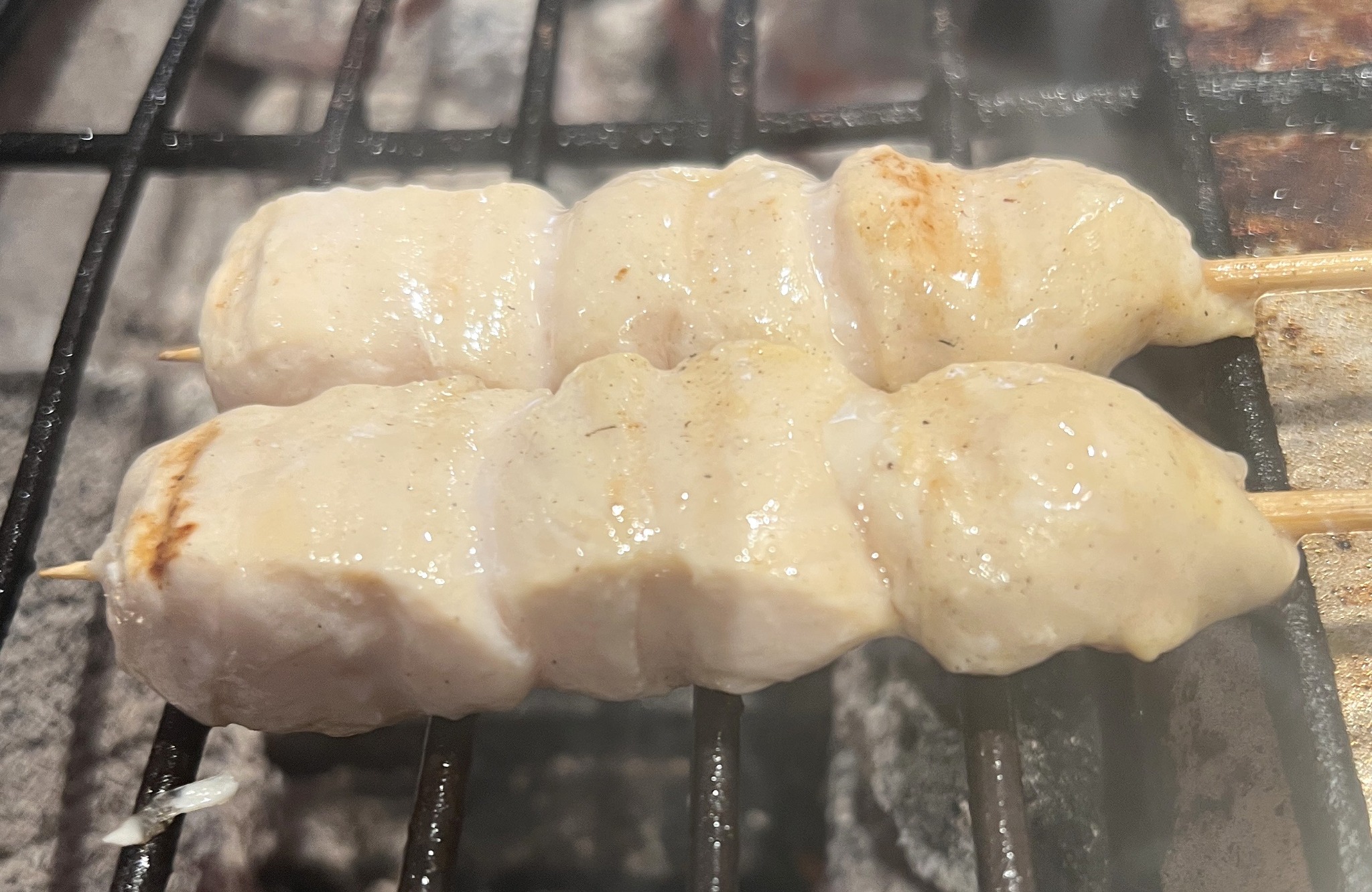 白くふっくらと艶のある焼き上がりのささみ